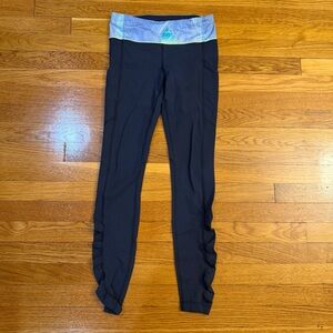 Lululemon Speed Tight 28" Leggings in Blue/Gray Blue Waistband - Size 4 Pockets